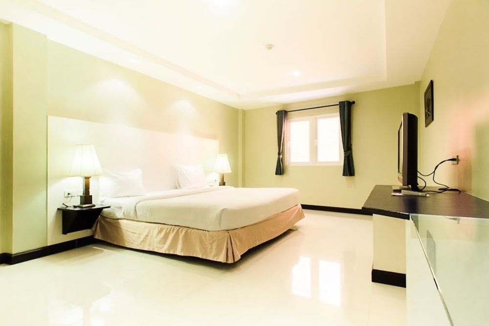 Fourteen Again Pattaya Bagian luar foto